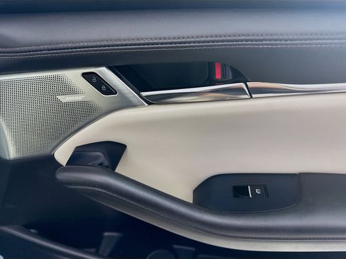 Used 2019 MAZDA MAZDA3 w/Preferred Pkg image 31