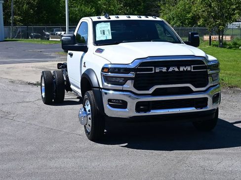 New 2026 RAM 5500 Tradesman AWD/4WD image 5