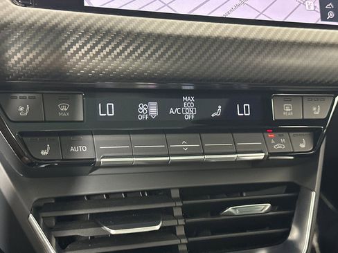 Used 2022 Audi e-tron GT Prestige w/ Prestige Package image 19