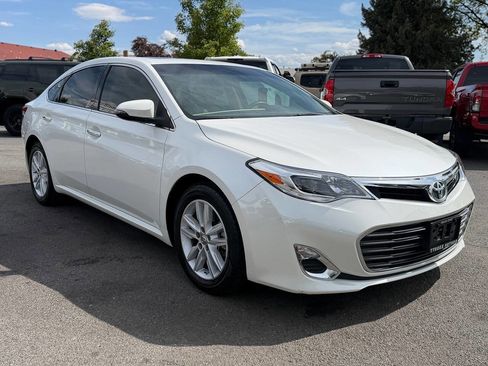 Used 2014 Toyota Avalon XLE Premium FWD image 21