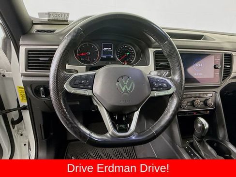 Used 2020 Volkswagen Atlas Cross Sport SE w/ Panoramic Sunroof Package FWD image 11