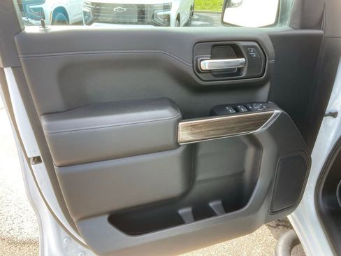 Used 2022 Chevrolet Silverado 1500 LT image 9