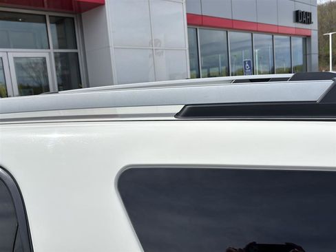 Used 2015 GMC Acadia SLE AWD/4WD image 19