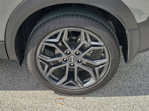 Used 2025 Nissan Kicks SR image 5