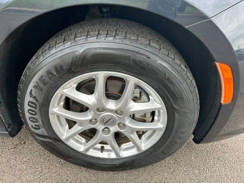 Used 2021 Chrysler Pacifica Touring-L FWD image 46