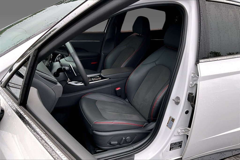 Used 2023 Hyundai Sonata SEL Plus w/ Cargo Package FWD image 14