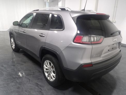 Used 2020 Jeep Cherokee Latitude w/ Cold Weather Group AWD/4WD image 5