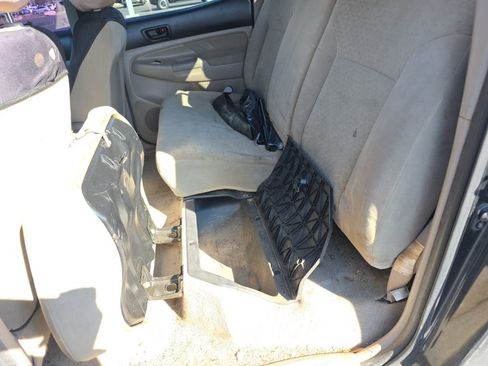 Used 2005 Toyota Tacoma PreRunner image 27