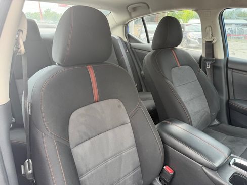 Used 2024 Nissan Sentra SR FWD image 27
