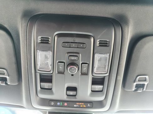Used 2023 GMC Yukon SLT w/ SLT Luxury Package AWD/4WD image 37