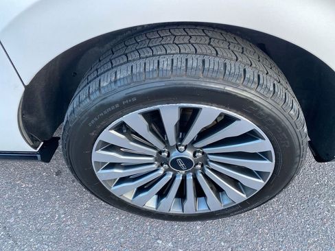 Used 2019 Lincoln Navigator L Reserve w/ Cargo Package image 9