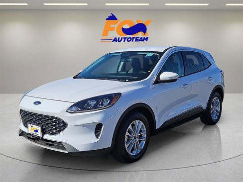 Used 2021 Ford Escape SE image 1