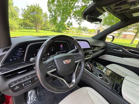 Used 2024 Cadillac Escalade Sport w/ LPO, ONYX Package AWD/4WD image 11
