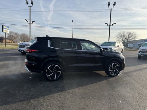 Used 2023 Mitsubishi Outlander SE image 6