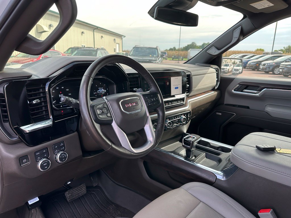 Used 2023 GMC Sierra 1500 SLT w/ SLT Premium Package AWD/4WD image 13