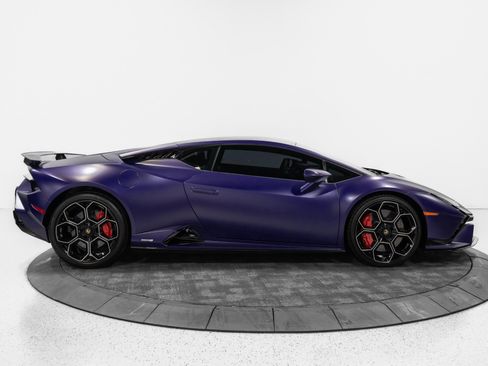 Used 2024 Lamborghini Huracan Tecnica RWD image 10