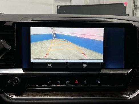 Used 2025 Chevrolet Silverado 1500 LT image 10