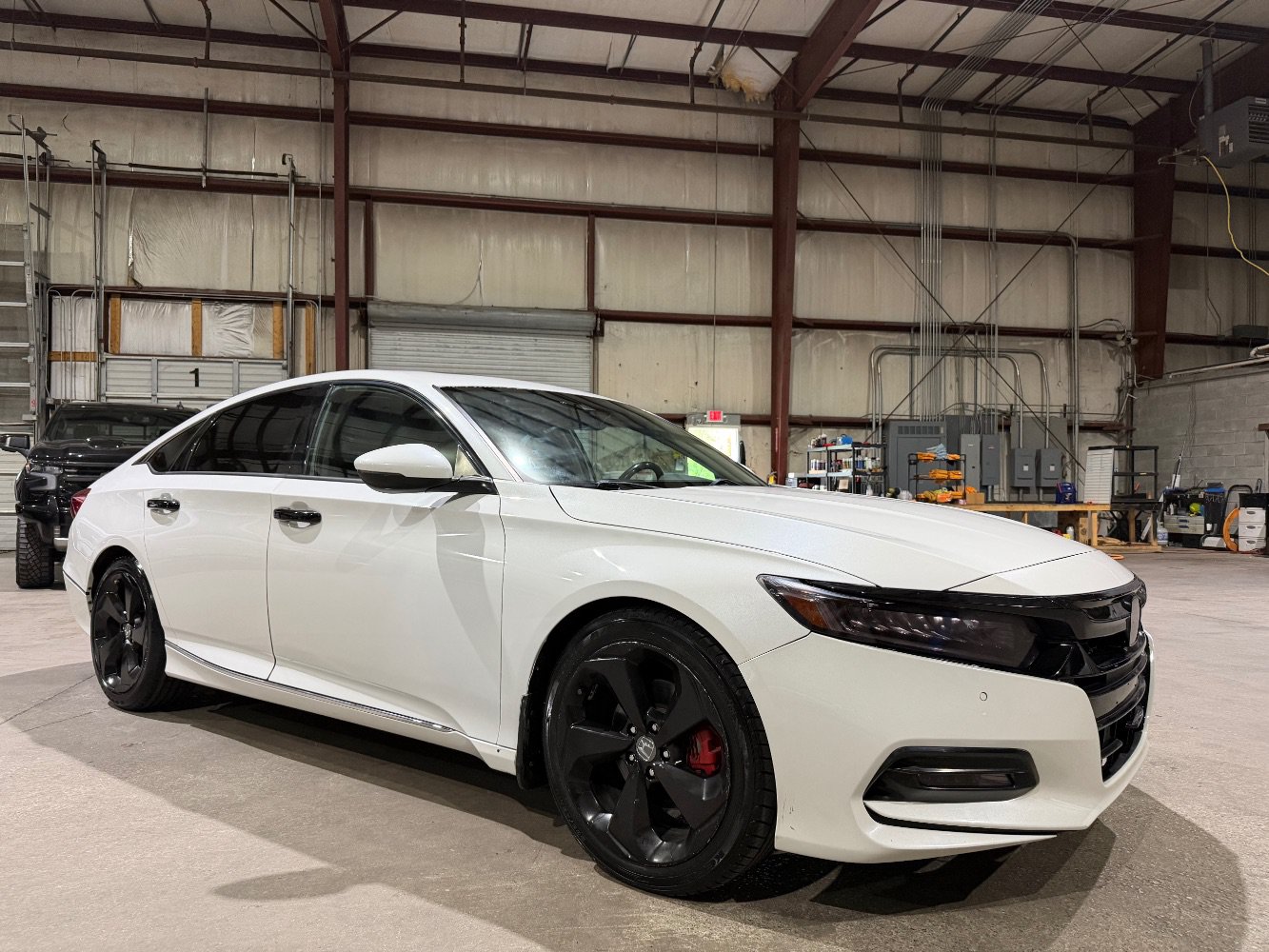 Used 2018 Honda Accord Touring image 1
