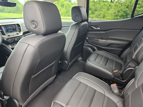 Certified 2023 GMC Acadia Denali w/ Denali Ultimate Package FWD image 12