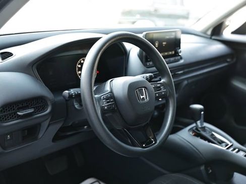 Certified 2023 Honda HR-V LX image 17