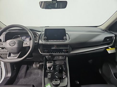 New 2026 Nissan Rogue SV AWD/4WD image 17