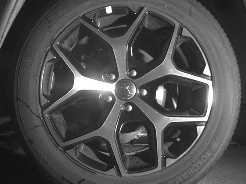 Used 2025 Jeep Compass Limited image 14