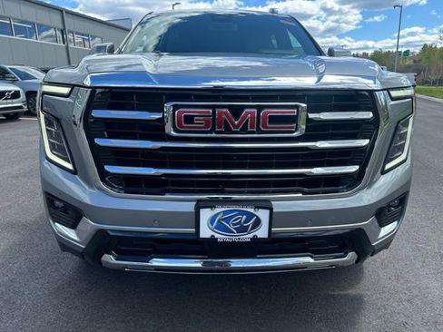 Used 2025 GMC Yukon XL Elevation AWD/4WD image 8