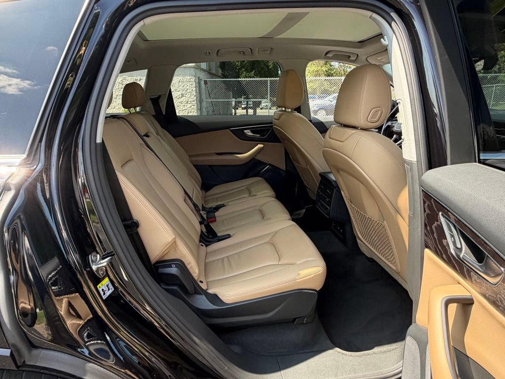 Used 2020 Audi Q7 3.0T Premium w/ Convenience Package AWD/4WD image 30