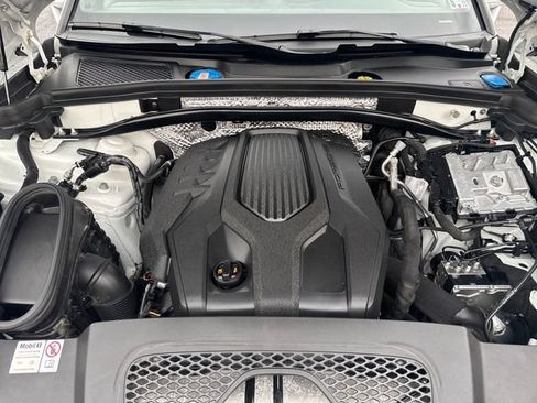 Used 2022 Porsche Macan AWD/4WD image 24
