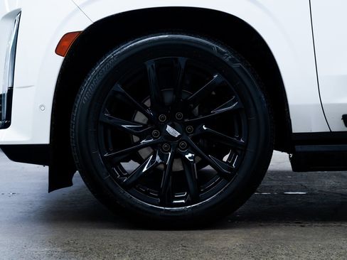 Used 2021 Cadillac Escalade ESV Sport Platinum w/ LPO, ONYX Package image 7