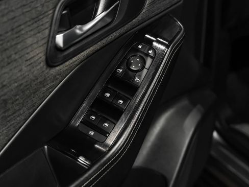 Used 2022 Nissan Rogue SV FWD image 38