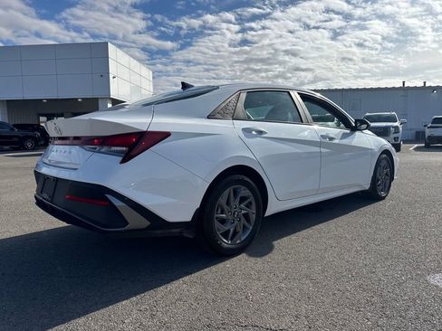 Used 2024 Hyundai Elantra SEL image 6