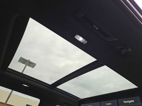 Used 2021 Chevrolet Tahoe High Country w/ Premium Package image 23