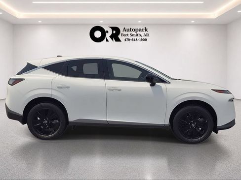 Used 2025 Nissan Murano SV AWD/4WD image 6