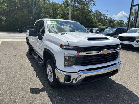 Used 2025 Chevrolet Silverado 2500 LT w/ Convenience Package AWD/4WD image 10