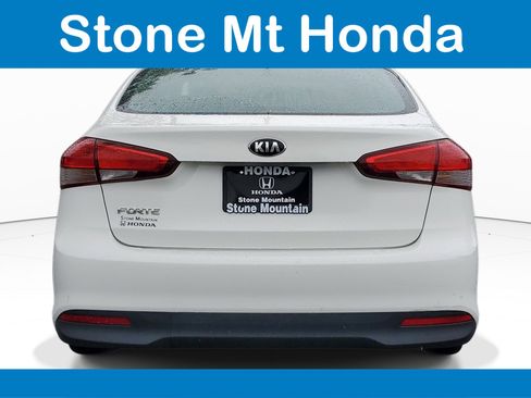 Used 2017 Kia Forte LX FWD image 5