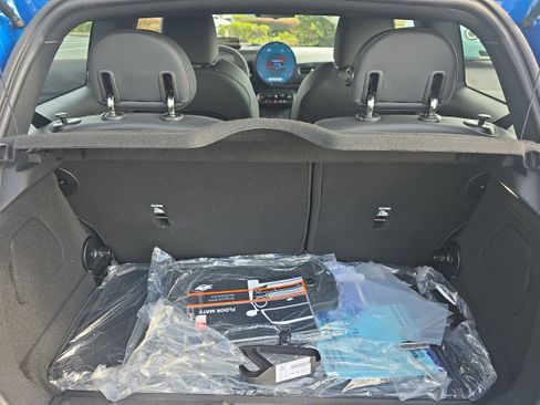 New 2026 MINI Cooper 2-Door Hardtop image 9