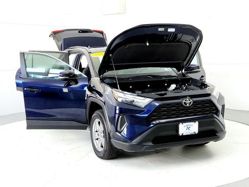 Used 2024 Toyota RAV4 XLE w/ Convenience Package AWD/4WD image 9