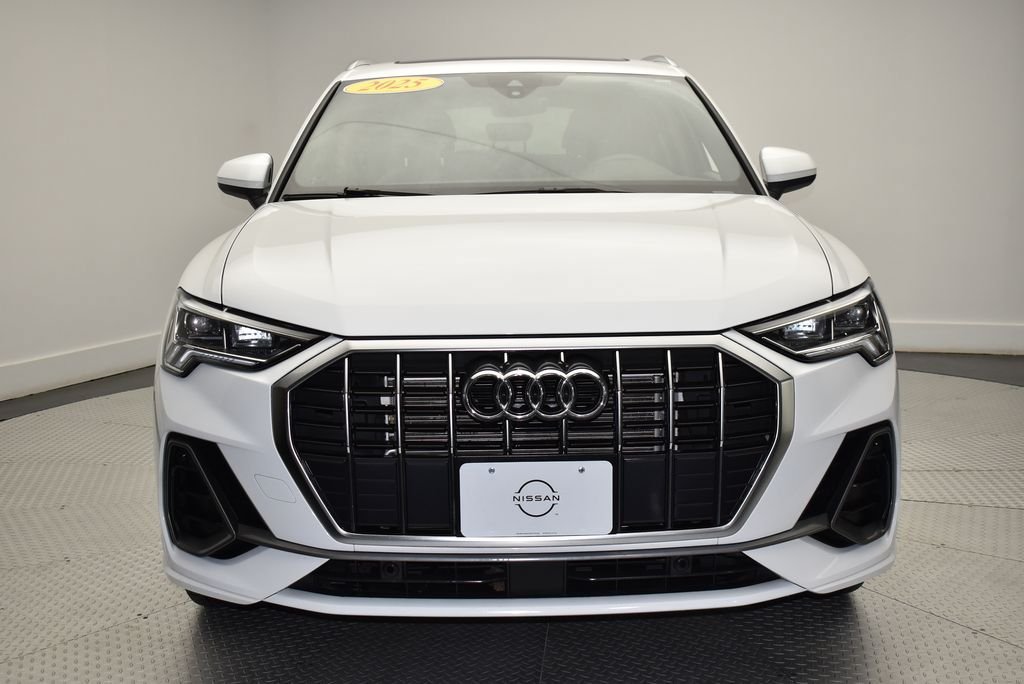Used 2025 Audi Q3 2.0T Premium AWD/4WD image 2