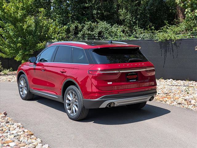 Used 2021 Lincoln Corsair AWD w/ Premium Package image 3