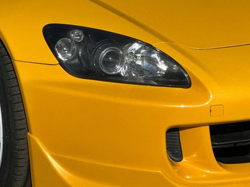 Used 2004 Honda S2000 image 32