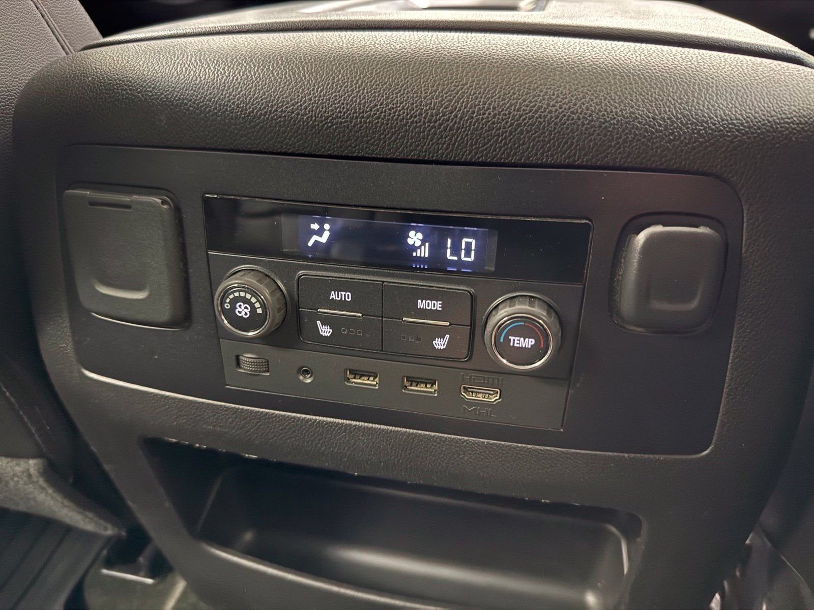 Used 2017 Chevrolet Tahoe Premier AWD/4WD image 28
