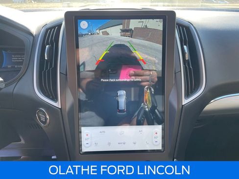 Used 2022 Ford Edge SEL w/ Convenience Package image 16