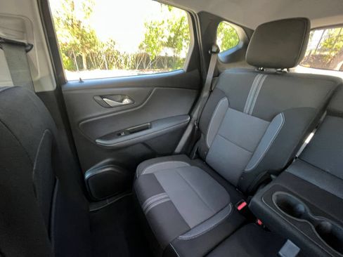 Used 2025 Chevrolet Blazer LT FWD image 39