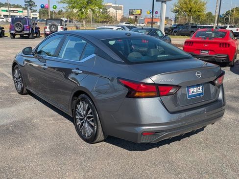Used 2025 Nissan Altima 2.5 SV image 7