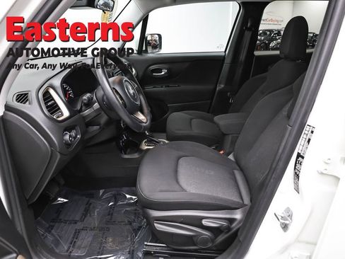 Used 2017 Jeep Renegade Latitude w/ Cold Weather Group AWD/4WD image 14