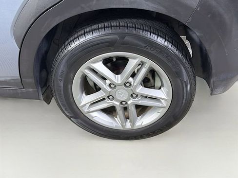 Used 2019 Hyundai Kona SE FWD image 26