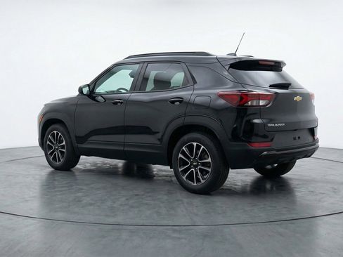 Used 2025 Chevrolet TrailBlazer LT image 6