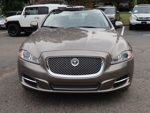 Used 2011 Jaguar XJ L RWD image 2