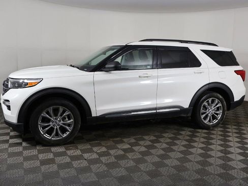 Used 2022 Ford Explorer XLT w/ Equipment Group 202A image 18